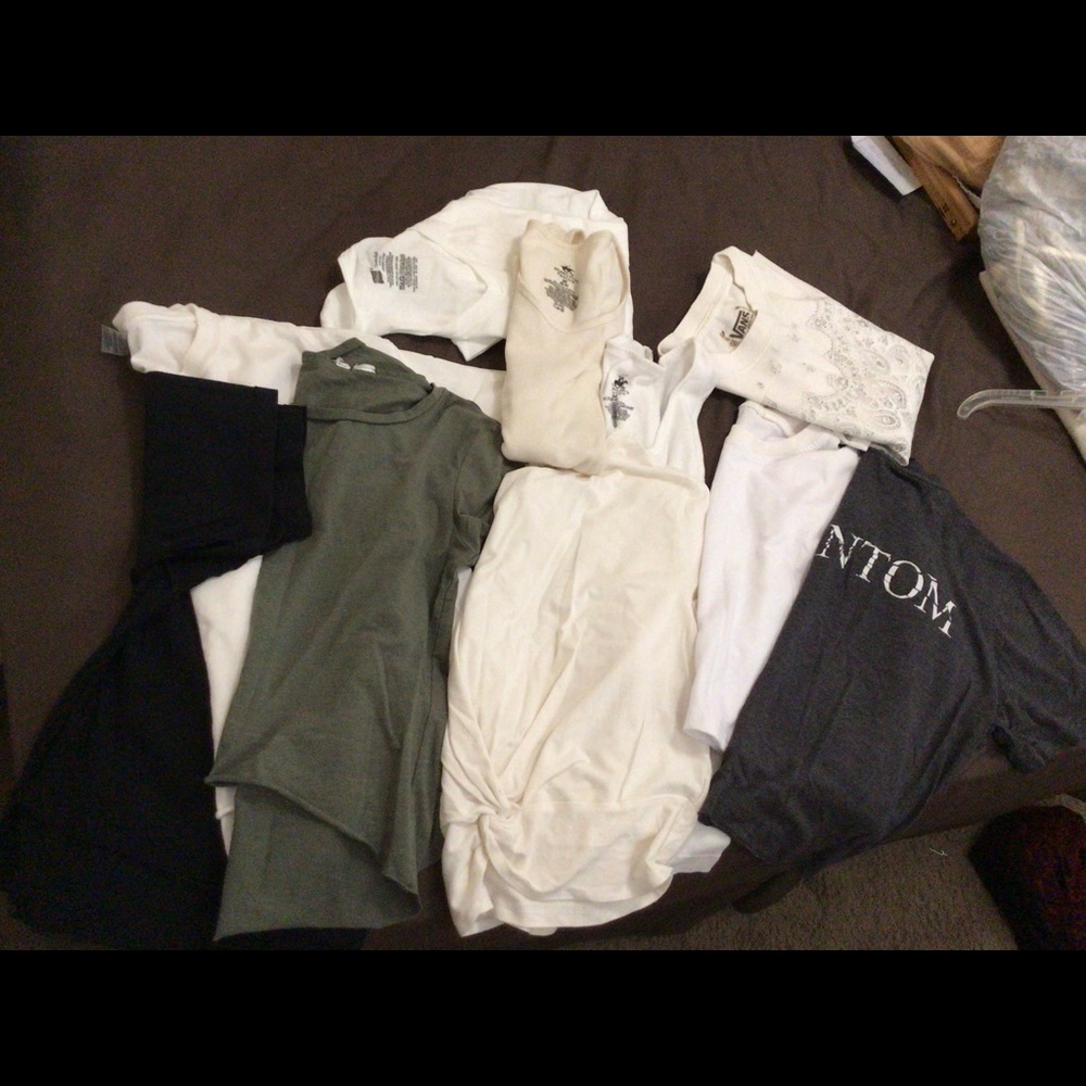 10 Cropped tee and tank top bundle